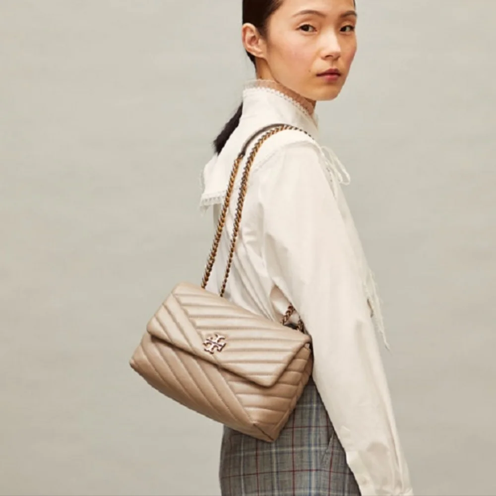 TORY BURCH New Kira Chevron Small Convertible Shoulder Bag - Pink - Picture 16 of 16